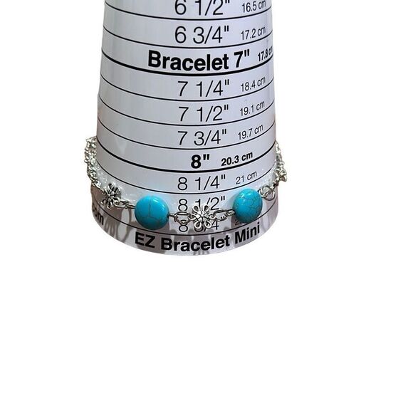 Brand New!! Flower and turquoise stone bracelet - Picture 5 of 5